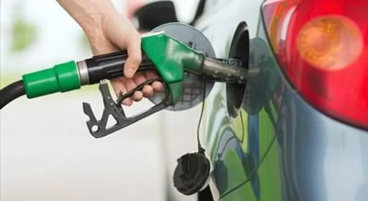 Dicen combustibles deberían costar RD$70 pesos menos