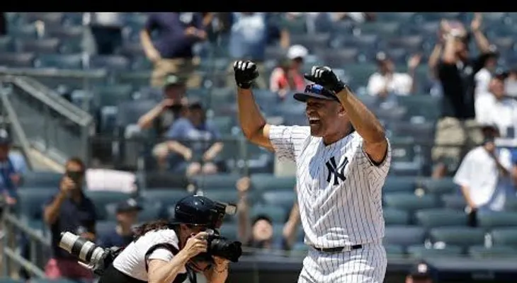 Mariano Rivera vuelve al Yankee Stadium y dispara cuadrangular