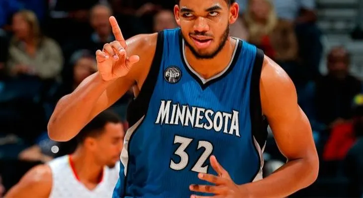 Karl Towns, Novato del Mes en la NBA