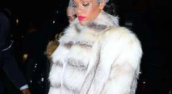 Rihanna tenía prohibido salir con hombres durante su adolescencia