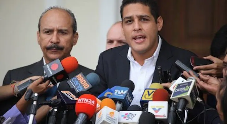 Olivares: El Clínico llegó al punto de tener gusanos en camas de parto