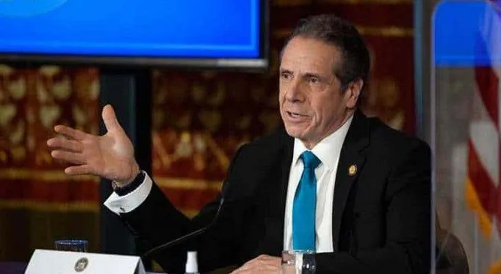 Una sexta mujer acusa a Cuomo de comportamiento sexual indebido