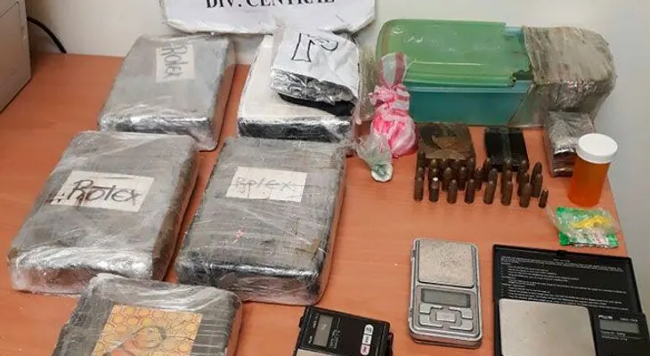 Apresan hombre que intentó introducir más de 7 kilos de heroína por el AILA