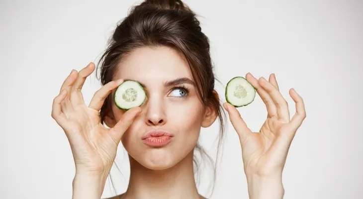 5 métodos para reducir las bolsas bajo los ojos