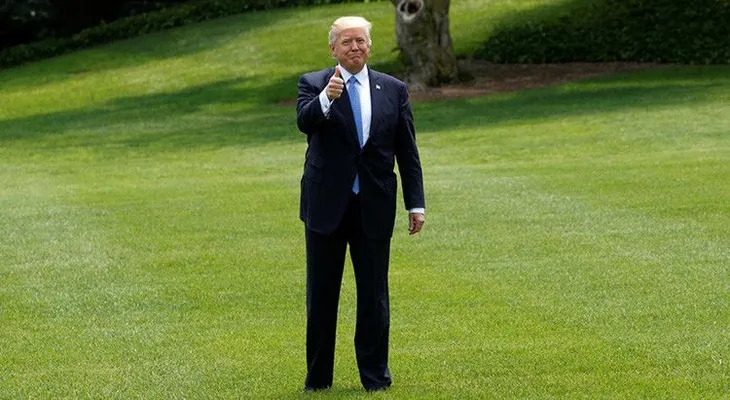 Gesto de Trump en Arabia Saudita provoca polémica