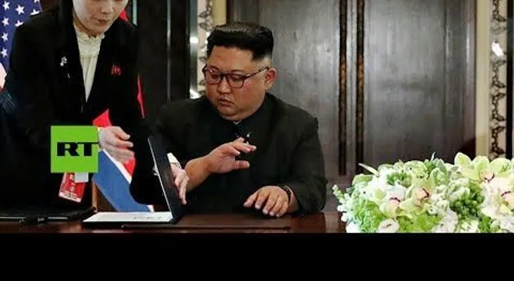 Kim Jong-un no quiso firmar el documento final con un bolígrafo que tenía el nombre de Trump