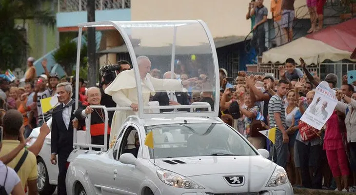 La hija del Che Guevara rechaza asistir a la misa del papa en La Habana