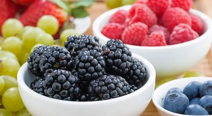 Jugos de frutas sin azúcar para dietas depurativas