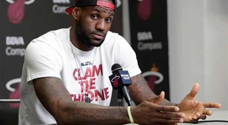 LeBron James dice que Charles Barkley es un "resentido" 
