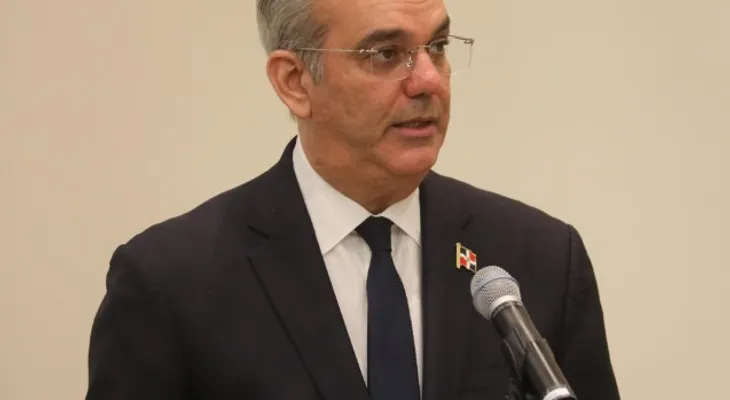 Presidente Abinader: Gobierno invierte de manera sostenida en educación