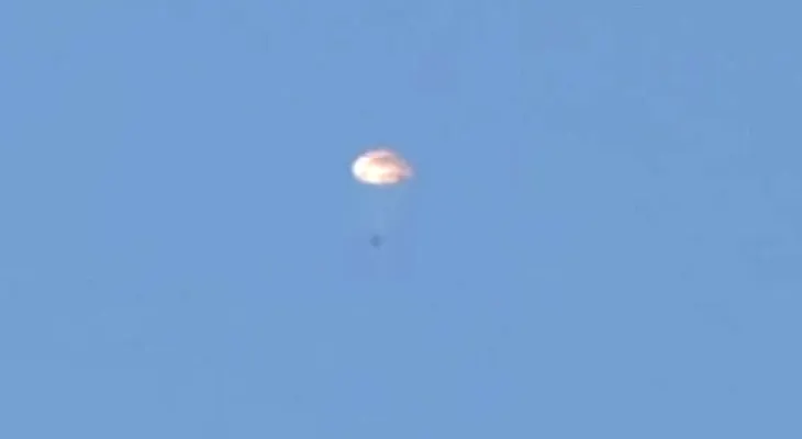 Los pilotos rusos fueron asesinados cuando descendían en paracaídas (VIDEO)