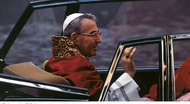 "Tenía las uñas oscuras": Esta es la "desnuda y cruda verdad" sobre la muerte del papa Juan Pablo I