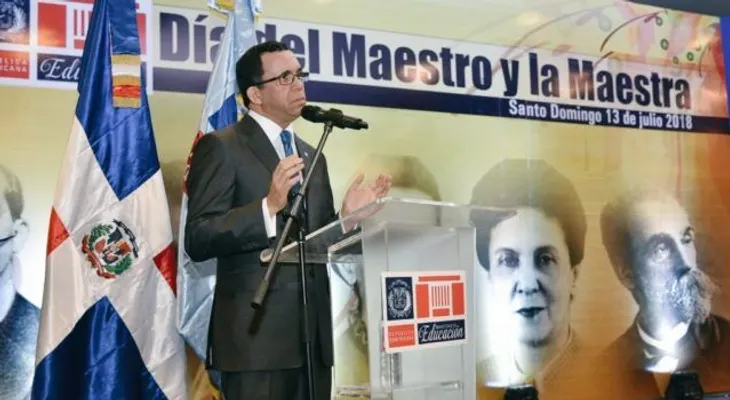 Ministro Andrés Navarro aboga por construcción de liderazgos auténticos basados en el bien común