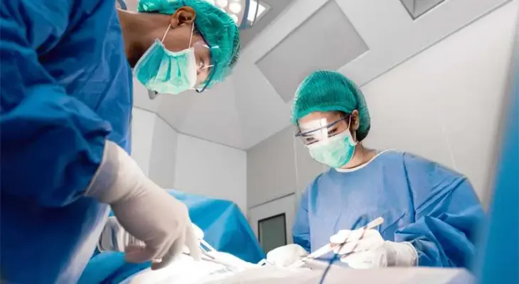 Cirugía estética: síntomas postoperatorios que advierten una complicación grave