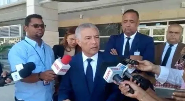  Angel Lockward se defendió como un "gallo" y luego cantó como una "gallina"