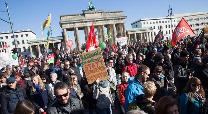 Masiva protesta en Alemania contra la propuesta del acuerdo de libre comercio entre Europa y EE.UU.