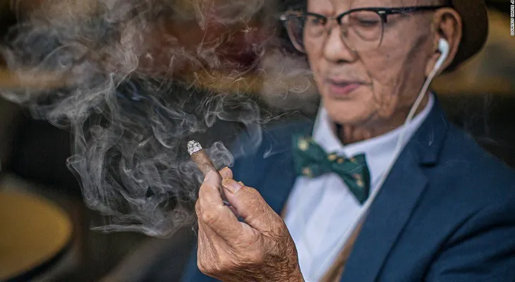 Conmovedor tributo al abuelo 'hipster' de China se vuelve viral