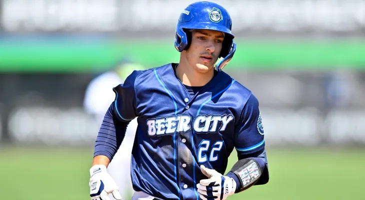 Leones refuerzan receptoría con Jason Schiavone
