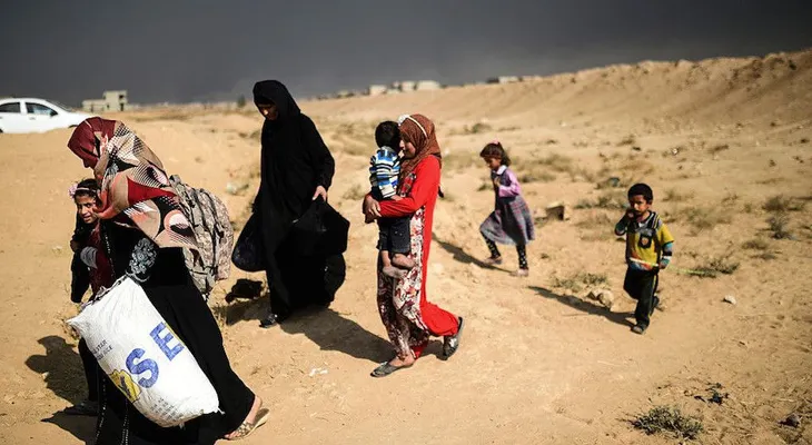 Miles de civiles desplazados en Mosul, mientras ISIS pierde terreno