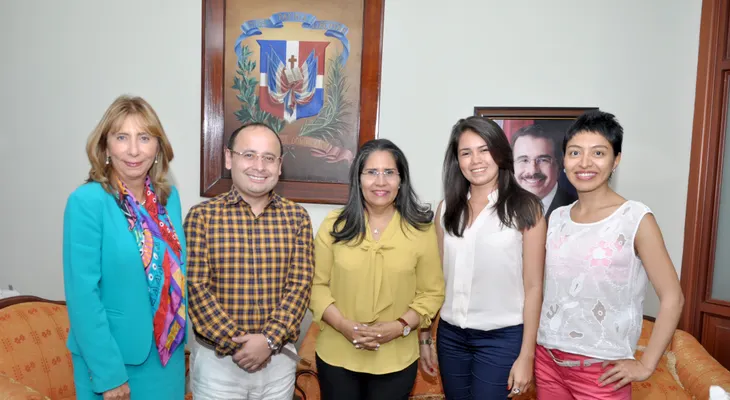 Gobierno colombiano interesado en políticas aplicada por Medina en creación de 400 mil empleos