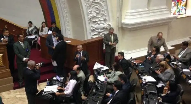 Gobierno, AN y entes de salud deben buscar soluciones a la crisis humanitaria