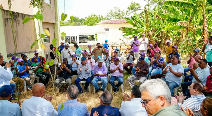 Francisco Javier escucha a sectores productivos de La Vega y promete reivindicar a Danilo y el PLD