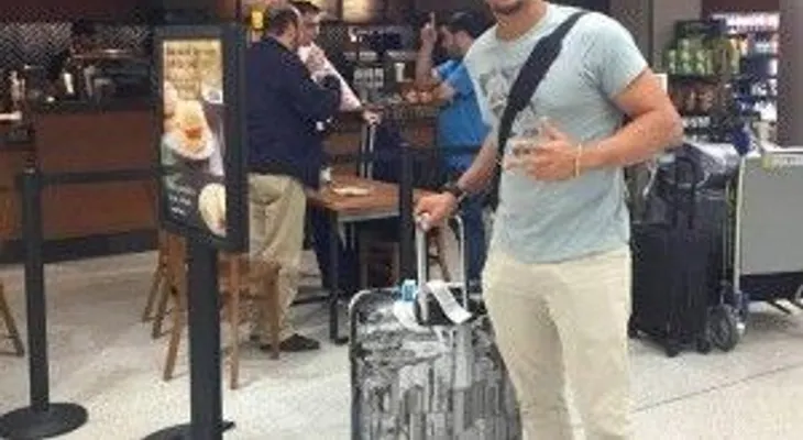 Los dos peloteros cubanos desertores están en Miami