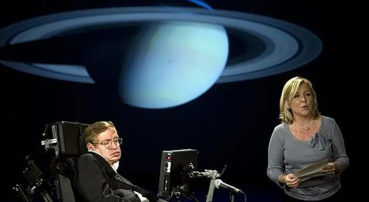 Stephen Hawking saldrá a buscar extraterrestres en el espacio