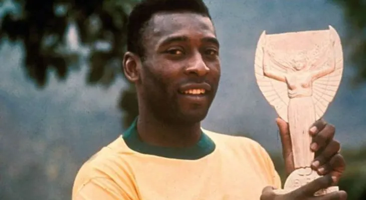 Se vende: a subasta los tesoros acumulados por Pelé a lo largo de su vida en el fútbol