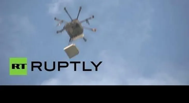 Caída del cielo: Un dron hace su primera entrega de pizza en Rusia