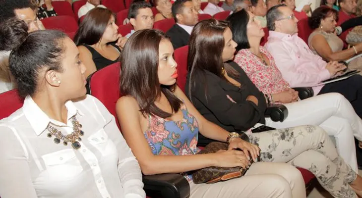 Consulado Dominicano en Madrid realiza conferencia sobre la situación  de la Comunidad Dominicana