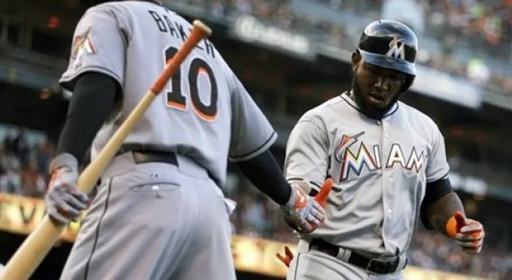 Dominicano Marcell Ozuna conecta cuadrangular para liderar a los Marlins ante los Gigantes 