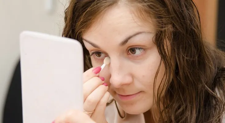 Maneras para quitarte bolsas de los ojos: Remedios