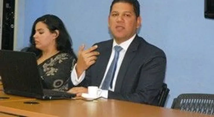 Realizan panel sobre expectativas negociaciones comercio de los servicios