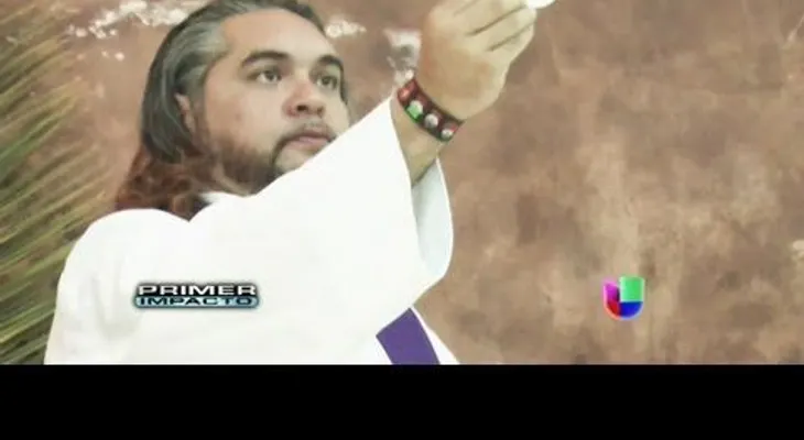Un sacerdote "parecido a Jesús", causa revuelo: dice que la sexualidad es muy hermosa y cuenta un chiste erótico