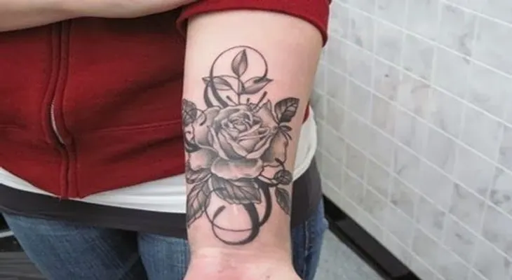 Muere menor mientras se practicaba tatuaje