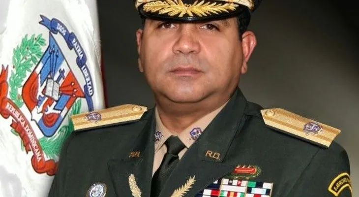 Dedican fiestas patronales de Nagua al ministro de Defensa