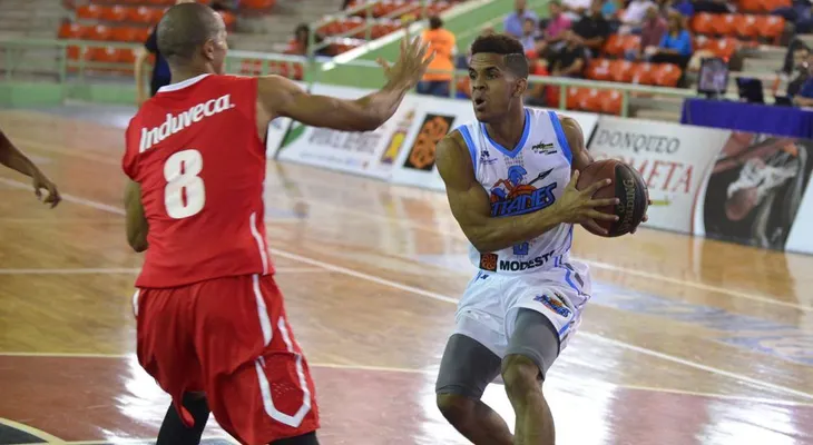 Titanes del Distrito Nacional siguen invictos en semifinal; ganan a Leones
