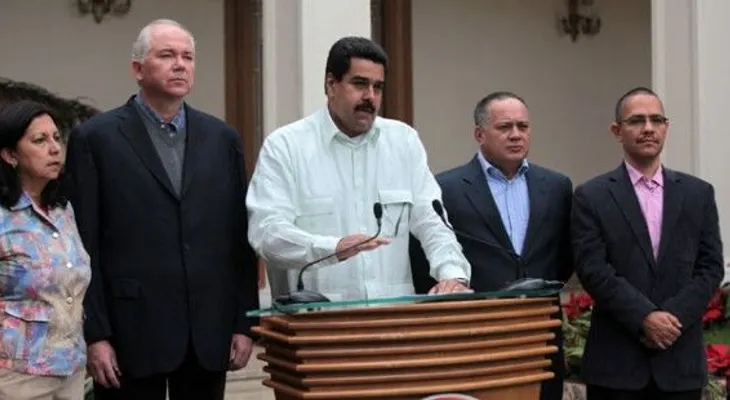 Maduro denuncia campaña contra el Sistema Nacional de Salud