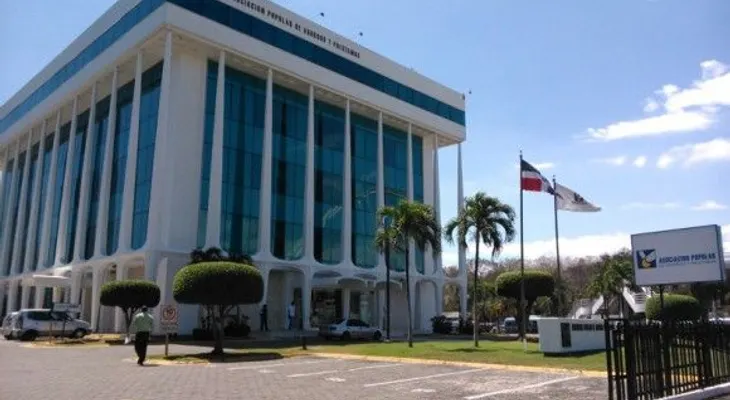 APAP lleva al Banco Central su programa de educación financiera para sordos