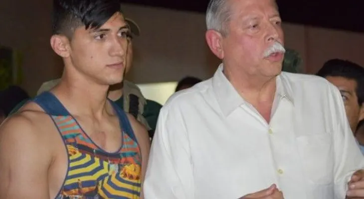 Futbolista mexicano desarma y somete a uno de sus secuestradores