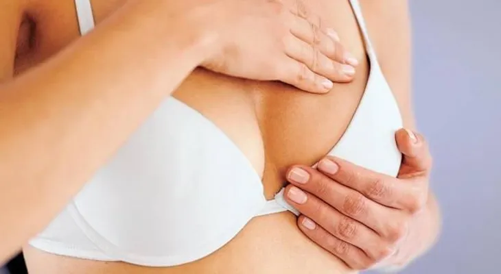 Prevención y tratamiento del encapsulamiento de implantes mamarios