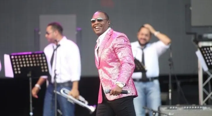 Salseros dominicanos  encienden Festival Presidente