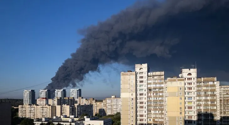 Al menos 27 muertos por explosión en un almacén cerca de Kyiv tras ataque con drones rusos