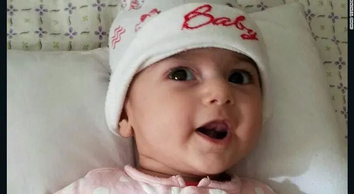 Bebé iraní enferma que no había podido viajar por decreto de Trump ya está en el hospital