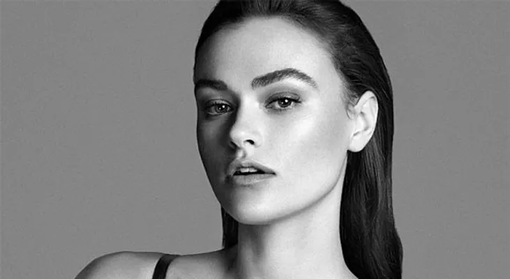 Revuelo por modelo de Calvin Klein considerada "de talla grande"