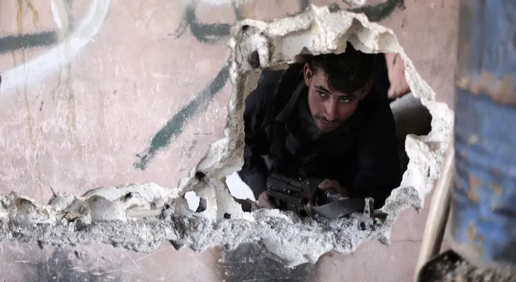 Tras cinco años de guerra, Siria vive un día bajo un cese parcial del fuego