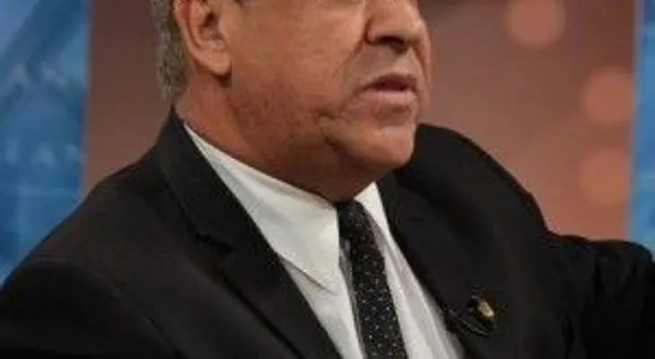 Percival Peña denuncia persecución en su contra; solicita cita a Danilo; dice su chofer fue apresado 