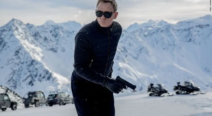 Daniel Craig prefiere "cortarse las venas" antes de seguir siendo James Bond