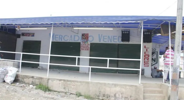 Comerciante mata a presunto atracador en el Mercado Nuevo